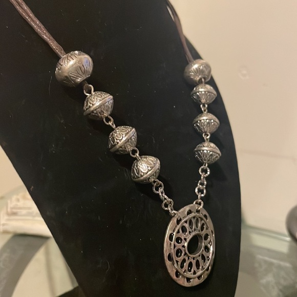 STATEMENT SILVER NECKLACE. - Picture 3 of 5